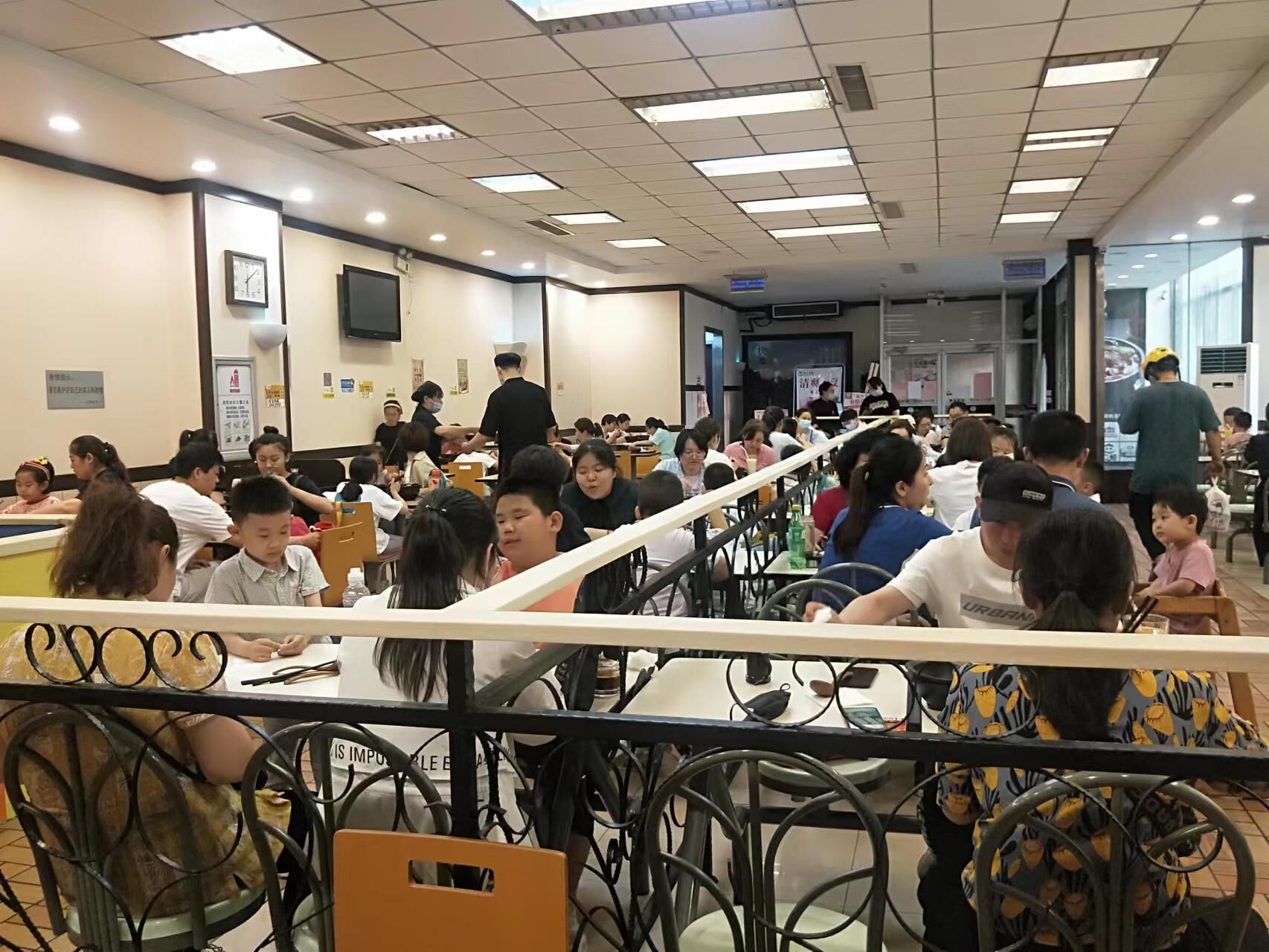 公司拥有强大的研发中心, 配有专业研发工程师,研发中心拥有完备的人才结构,并本着企业标准高于国家标准的原则,为公司产品、客户定制产品的研发保驾护航。产品质咨询线:0537-3630366