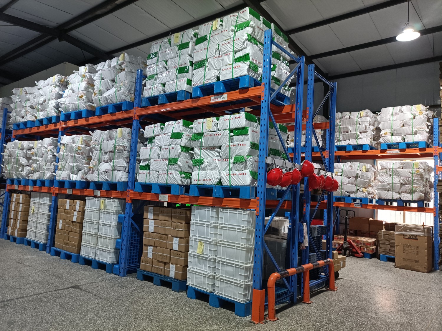 康德专注于食品调味料已十七年有余,一直注重出品的安全、稳定,强调给商家带来厨师便捷,出品稳定,减少能耗,安全有保障!欢迎有意合作老板质询来工厂考察!